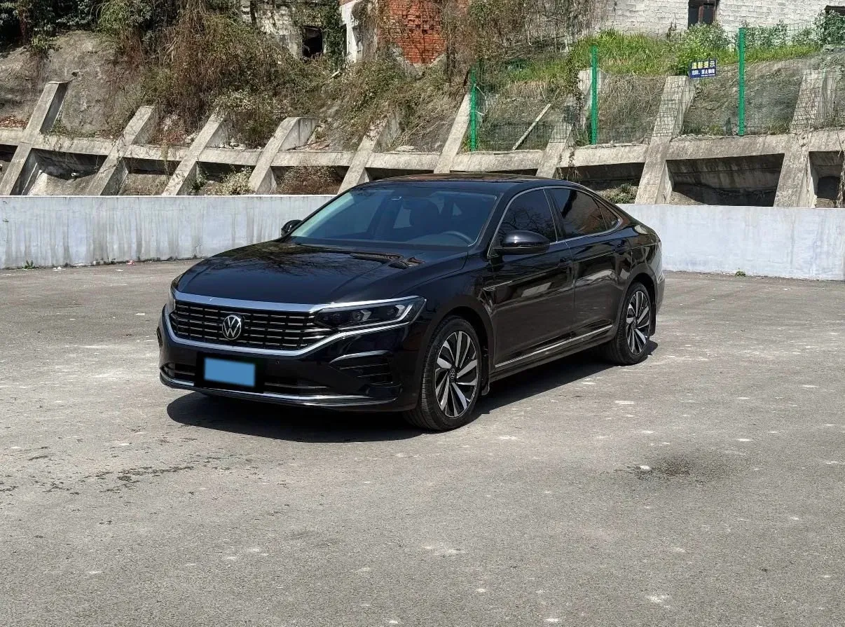 2024 Volkswagen Passat 2.0T 186HP L4 7DCT,autocango,china used car exporter,china ev exporter,chinese used car exporter,chinese used ev exporter