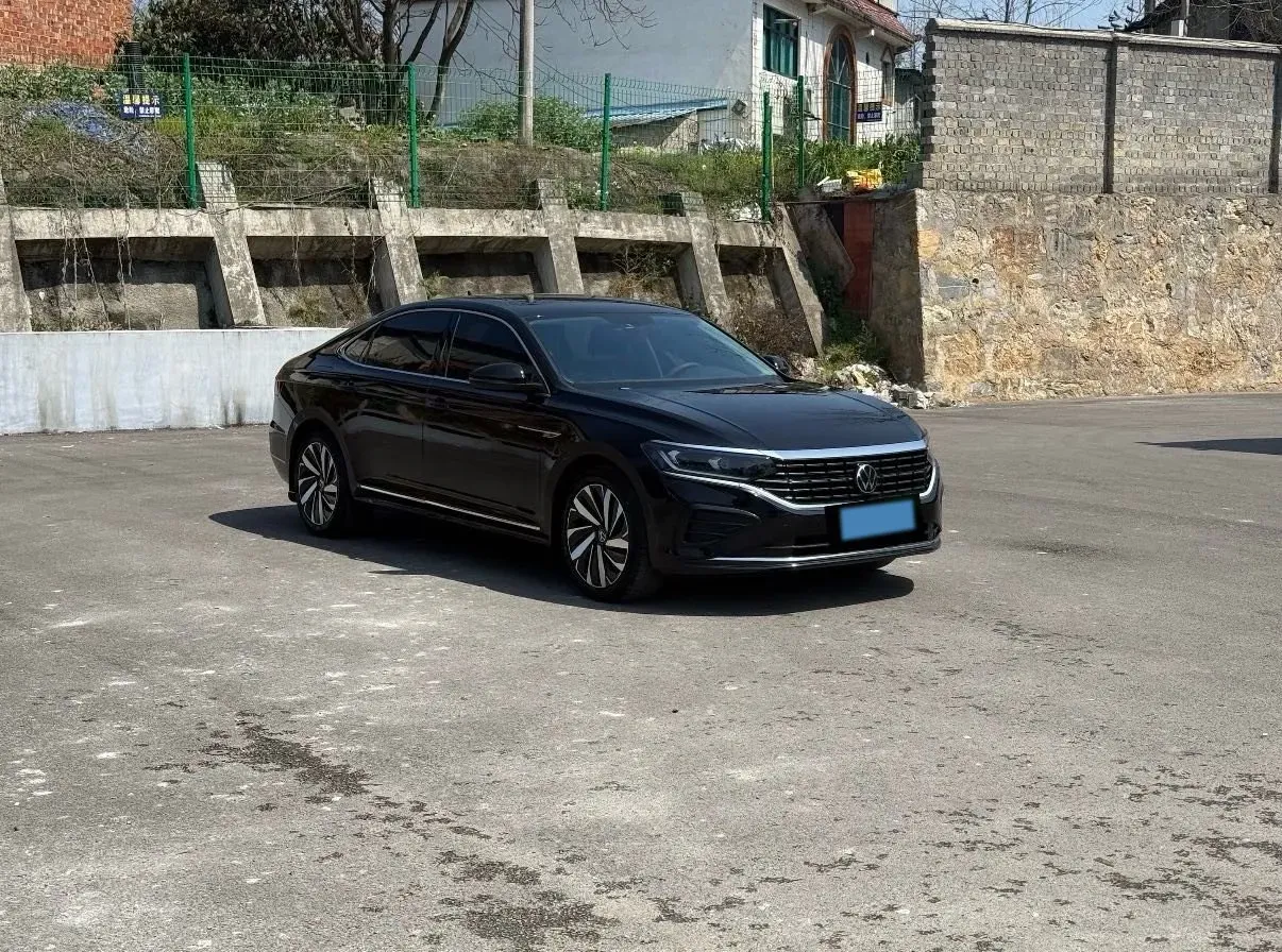 2024 Volkswagen Passat 2.0T 186HP L4 7DCT,autocango,china used car exporter,china ev exporter,chinese used car exporter,chinese used ev exporter