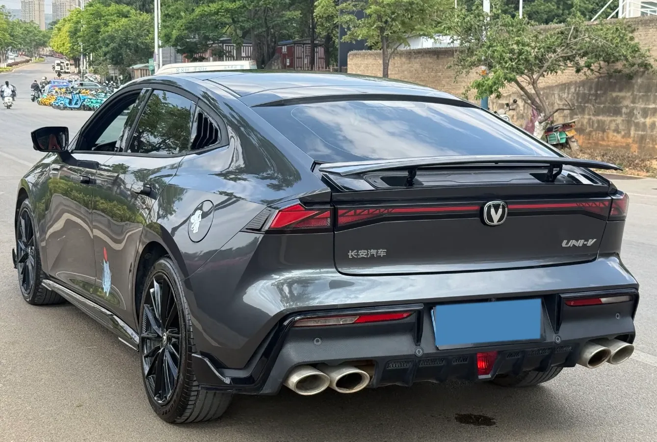 2023 ChangAn UNI-V 1.5T 188HP L4 7DCT,autocango,china used car exporter,china ev exporter,chinese used car exporter,chinese used ev exporter