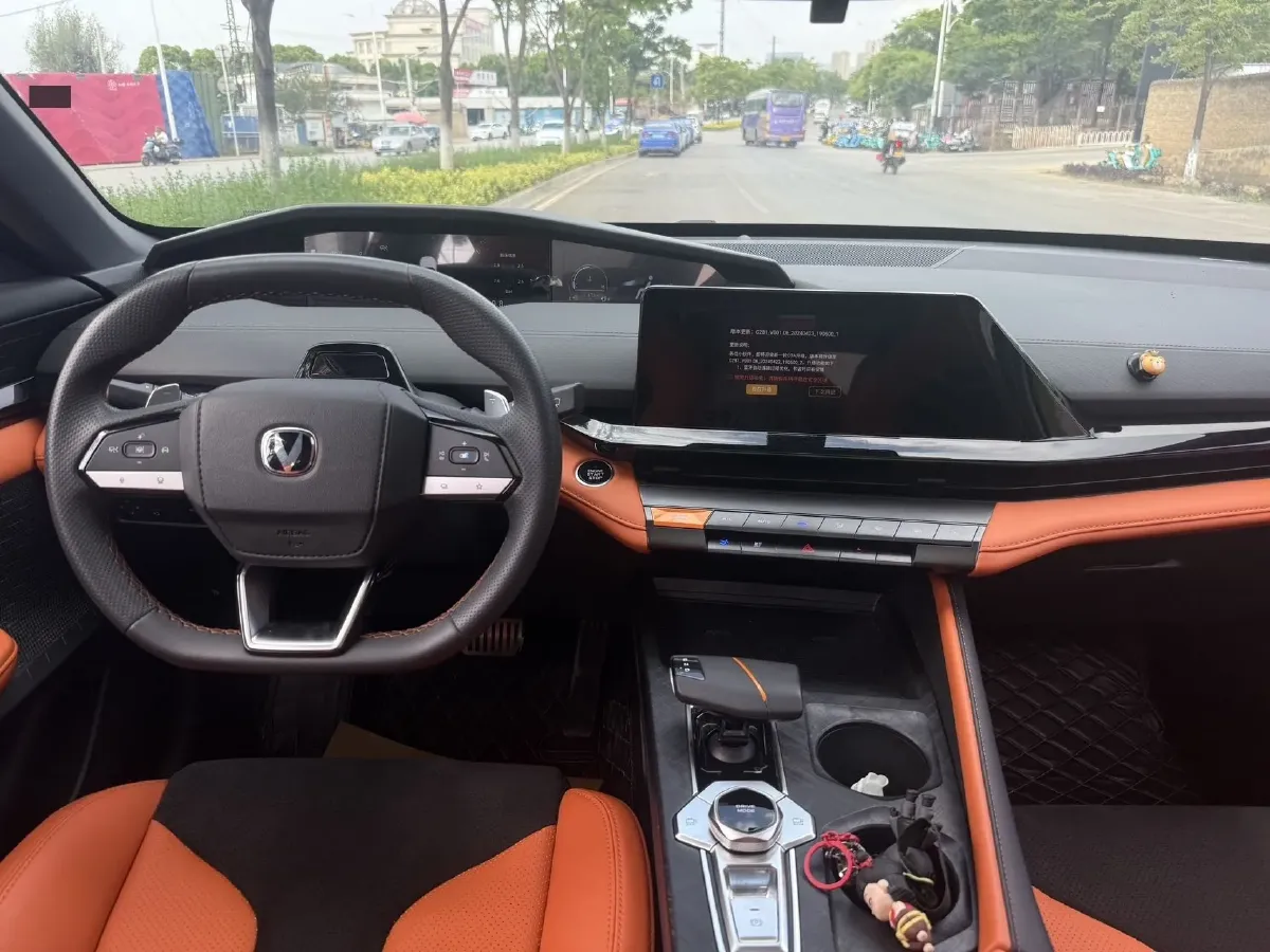 2023 ChangAn UNI-V 1.5T 188HP L4 7DCT,autocango,china used car exporter,china ev exporter,chinese used car exporter,chinese used ev exporter