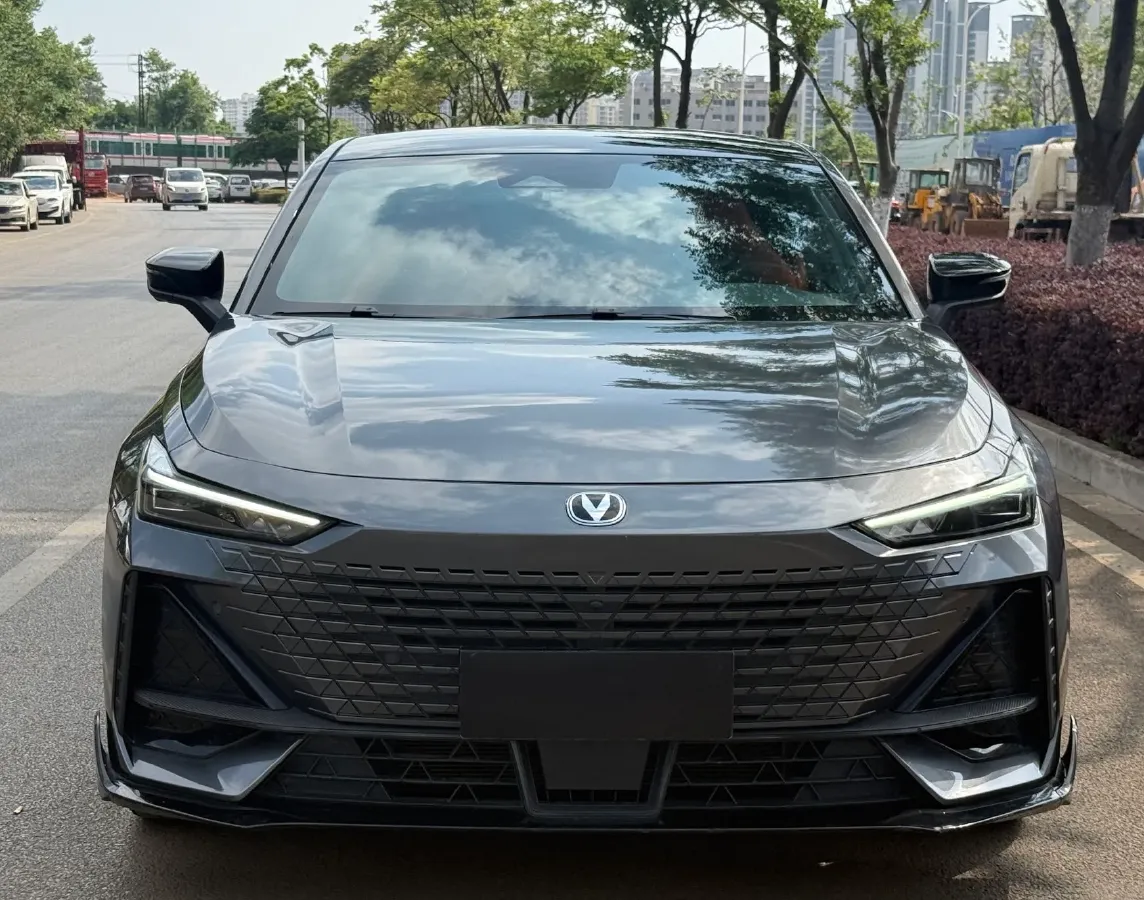 2023 ChangAn UNI-V 1.5T 188HP L4 7DCT,autocango,china used car exporter,china ev exporter,chinese used car exporter,chinese used ev exporter
