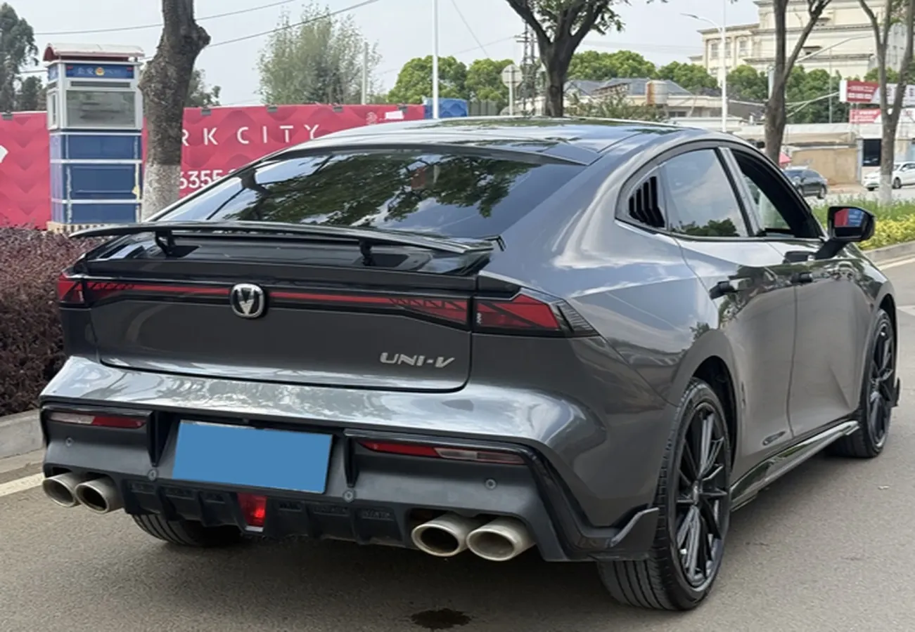 2023 ChangAn UNI-V 1.5T 188HP L4 7DCT,autocango,china used car exporter,china ev exporter,chinese used car exporter,chinese used ev exporter