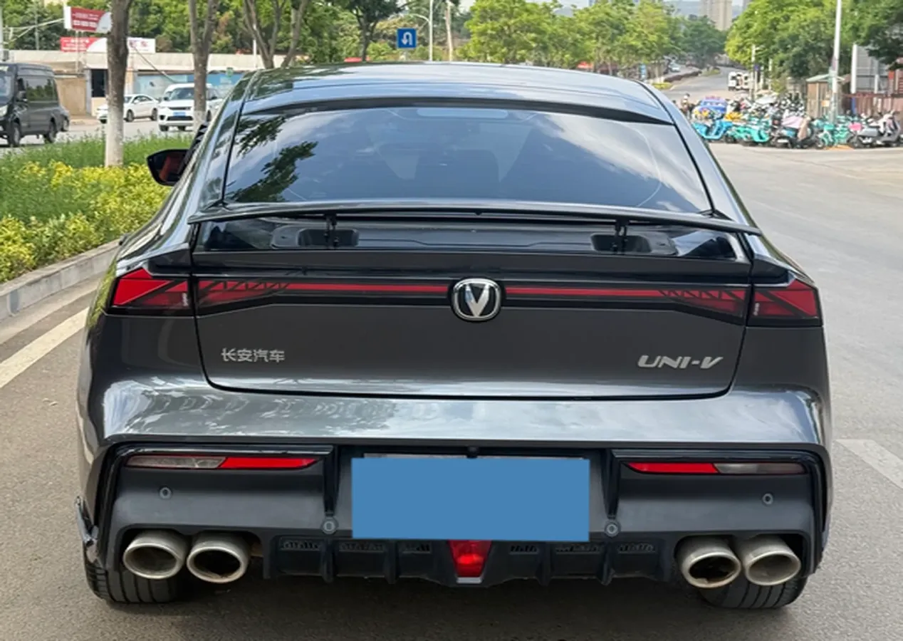 2023 ChangAn UNI-V 1.5T 188HP L4 7DCT,autocango,china used car exporter,china ev exporter,chinese used car exporter,chinese used ev exporter