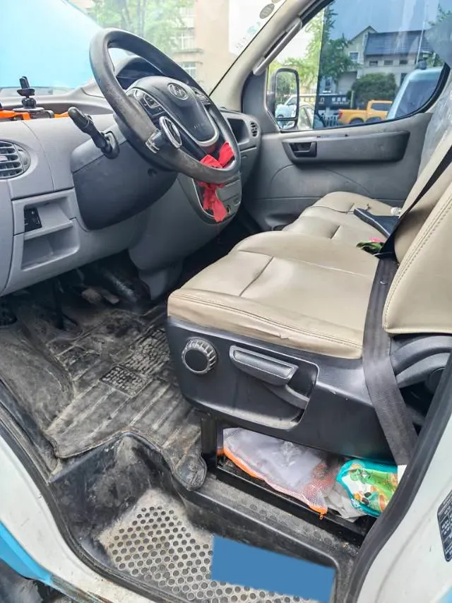 2018 MAXUS XinTu V80 2.5T 136HP L4 6MT,autocango,china used car exporter,china ev exporter,chinese used car exporter,chinese used ev exporter