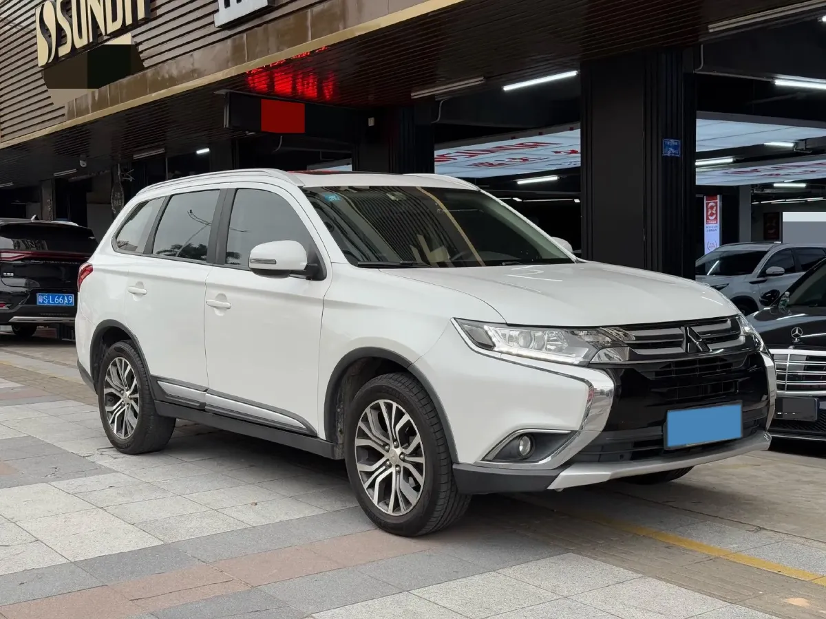 2018 Mitsubishi Outlander 2.0L 166HP L4 CVT,autocango,china used car exporter,china ev exporter,chinese used car exporter,chinese used ev exporter