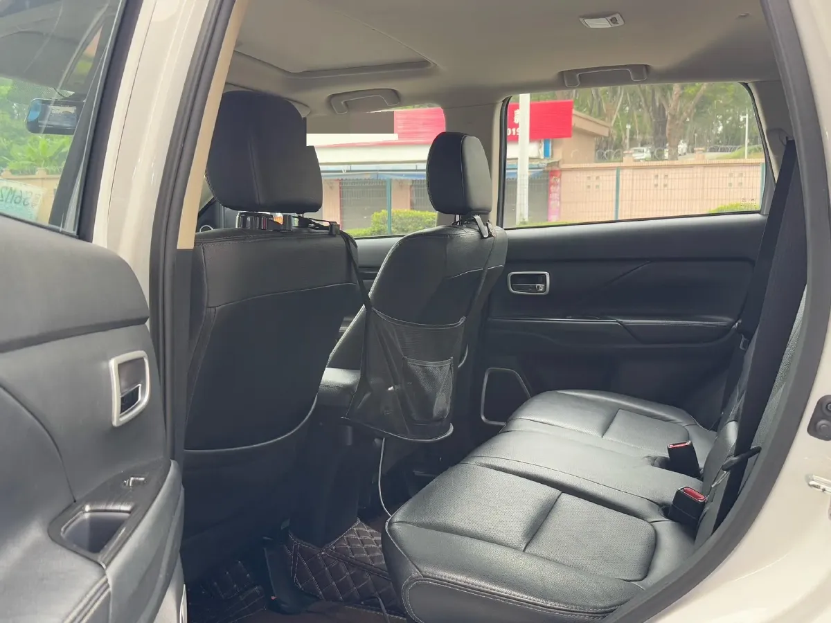 2018 Mitsubishi Outlander 2.0L 166HP L4 CVT,autocango,china used car exporter,china ev exporter,chinese used car exporter,chinese used ev exporter