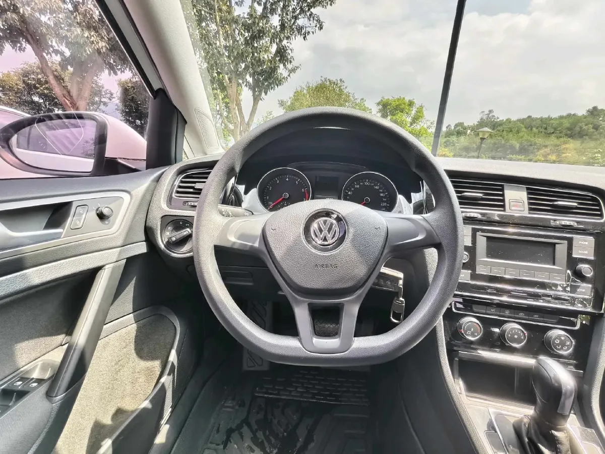 2018 Volkswagen Golf 1.6L 110HP L4 6AT,autocango,china used car exporter,china ev exporter,chinese used car exporter,chinese used ev exporter