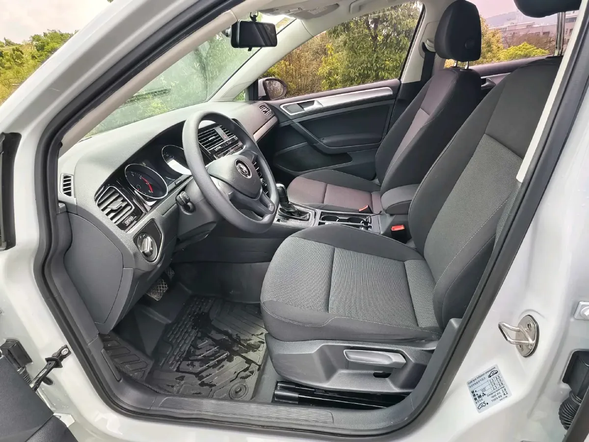 2018 Volkswagen Golf 1.6L 110HP L4 6AT,autocango,china used car exporter,china ev exporter,chinese used car exporter,chinese used ev exporter