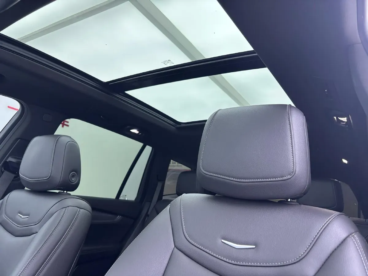 2022 Cadillac XT6 2.0T 237HP L4 9AT,autocango,china used car exporter,china ev exporter,chinese used car exporter,chinese used ev exporter