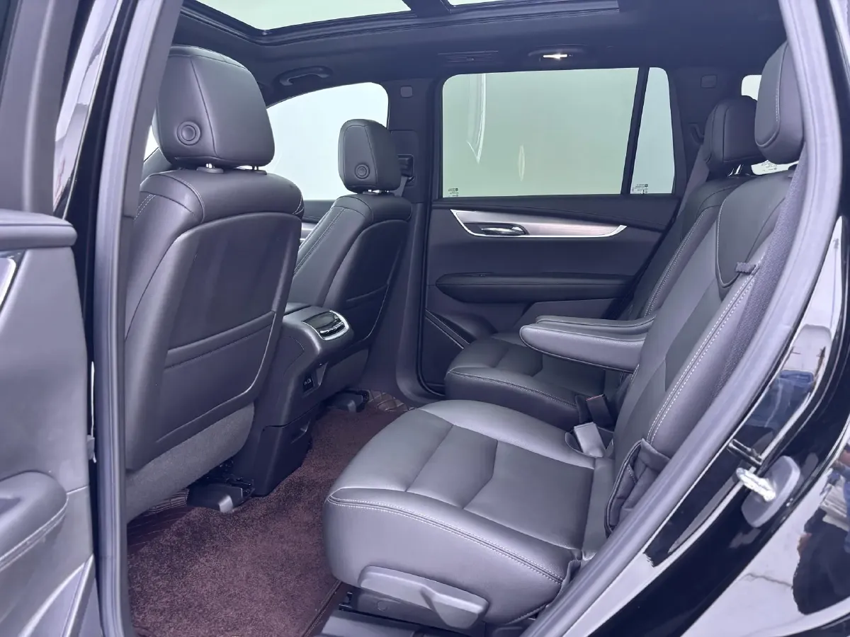 2022 Cadillac XT6 2.0T 237HP L4 9AT,autocango,china used car exporter,china ev exporter,chinese used car exporter,chinese used ev exporter