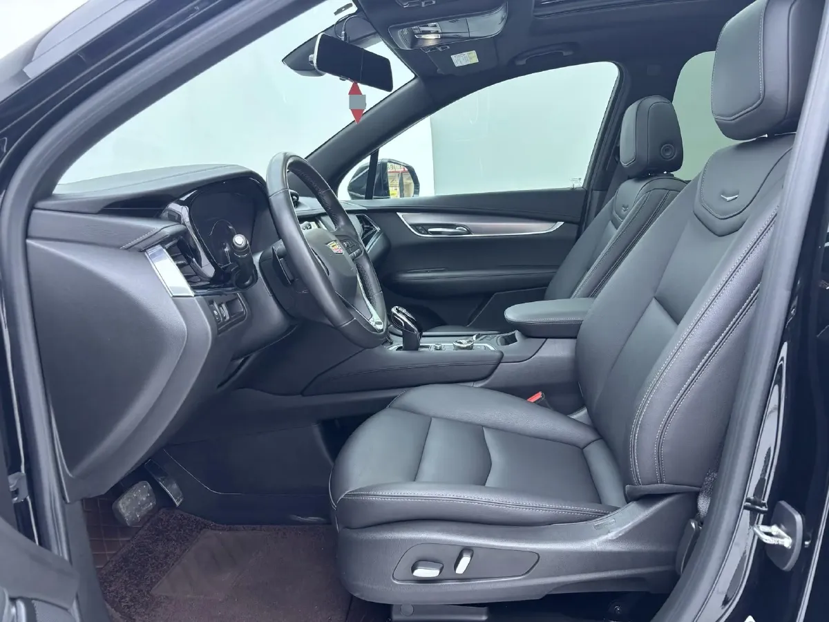 2022 Cadillac XT6 2.0T 237HP L4 9AT,autocango,china used car exporter,china ev exporter,chinese used car exporter,chinese used ev exporter