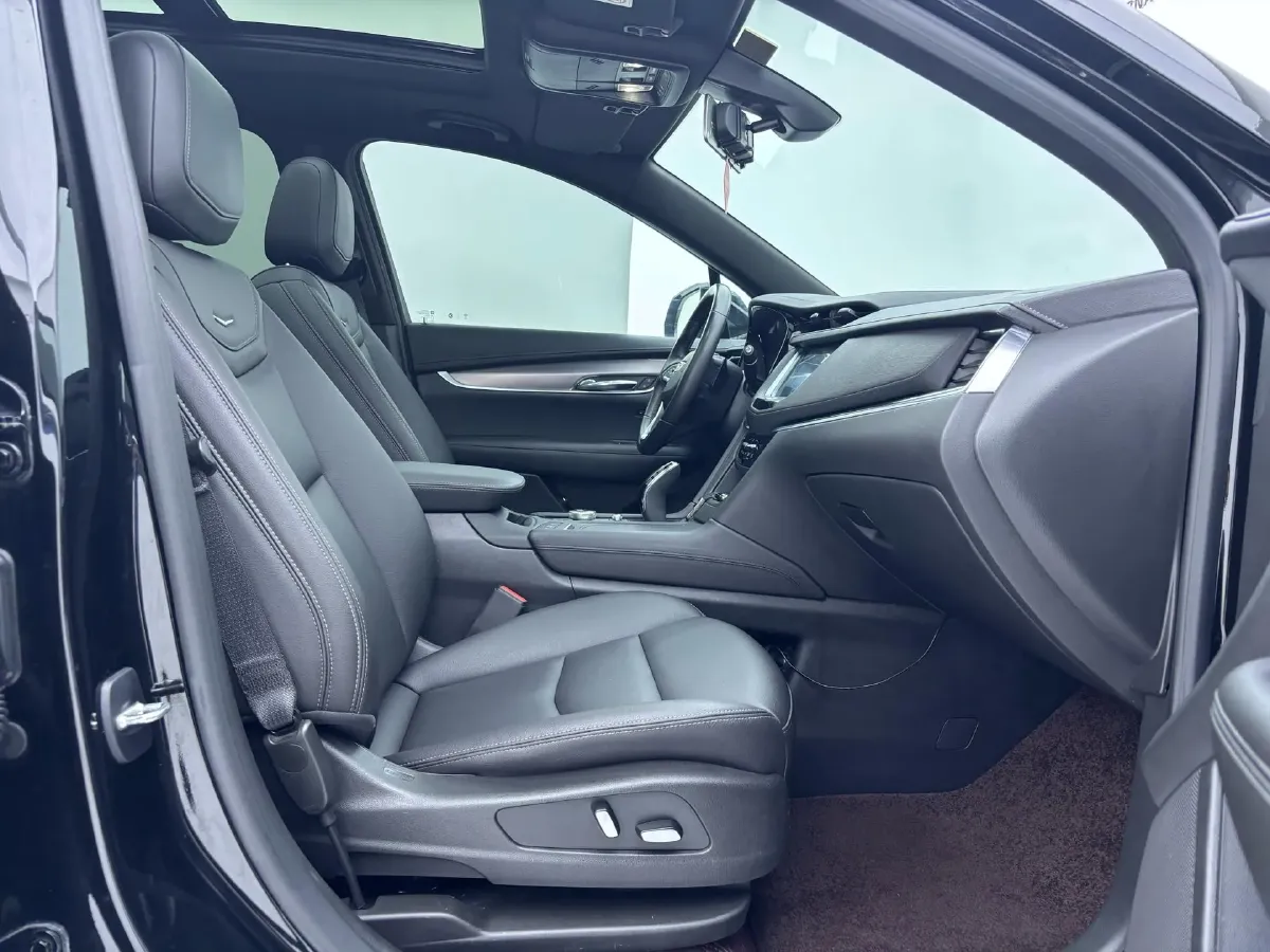 2022 Cadillac XT6 2.0T 237HP L4 9AT,autocango,china used car exporter,china ev exporter,chinese used car exporter,chinese used ev exporter