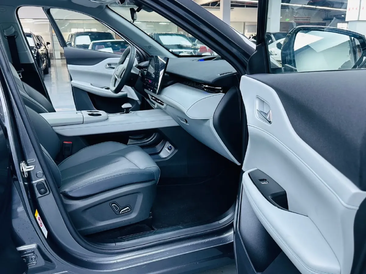 2025 ChangAn UNI-Z 1.5T 188HP L4 7DCT,autocango,china used car exporter,china ev exporter,chinese used car exporter,chinese used ev exporter