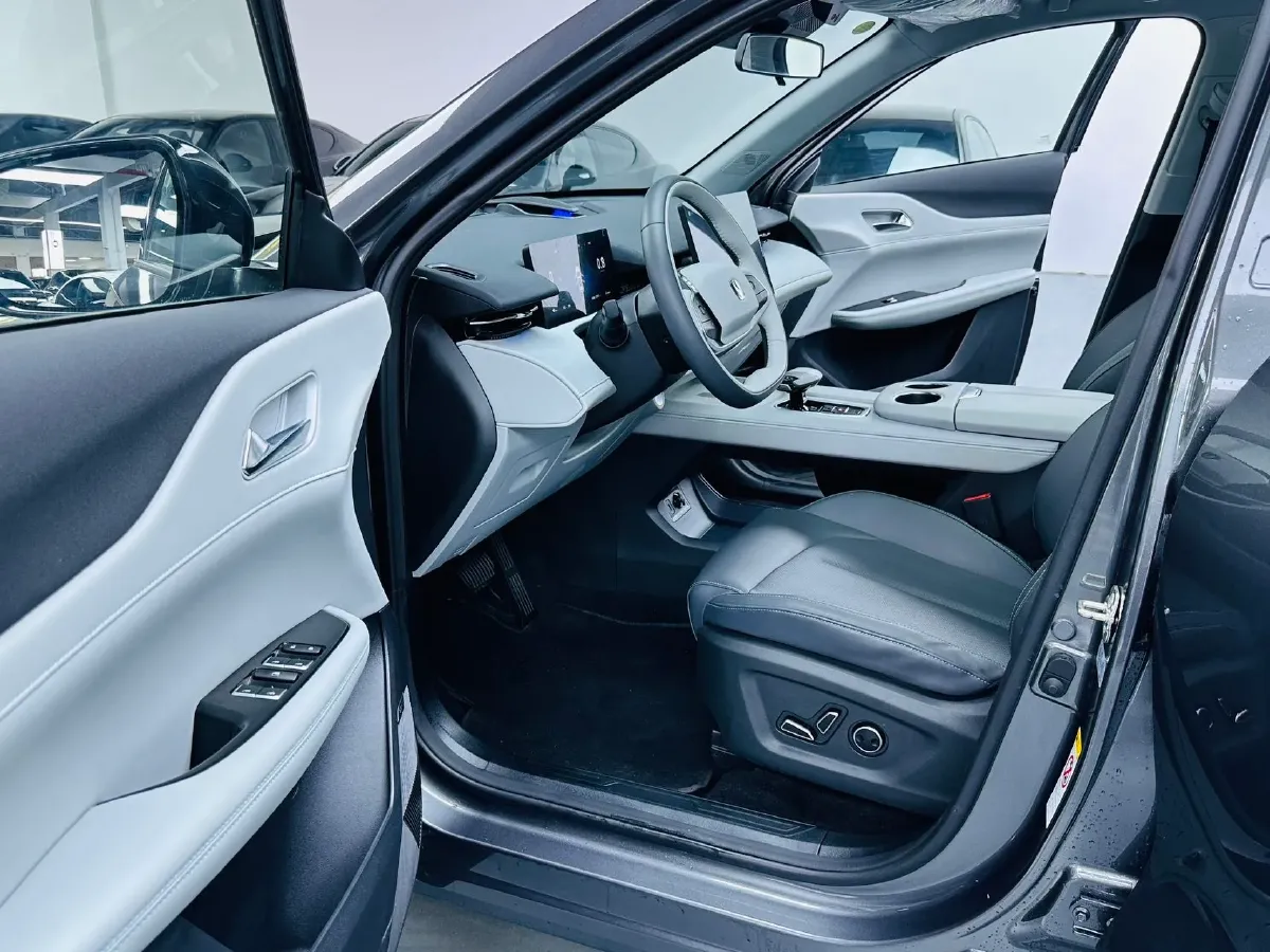 2025 ChangAn UNI-Z 1.5T 188HP L4 7DCT,autocango,china used car exporter,china ev exporter,chinese used car exporter,chinese used ev exporter