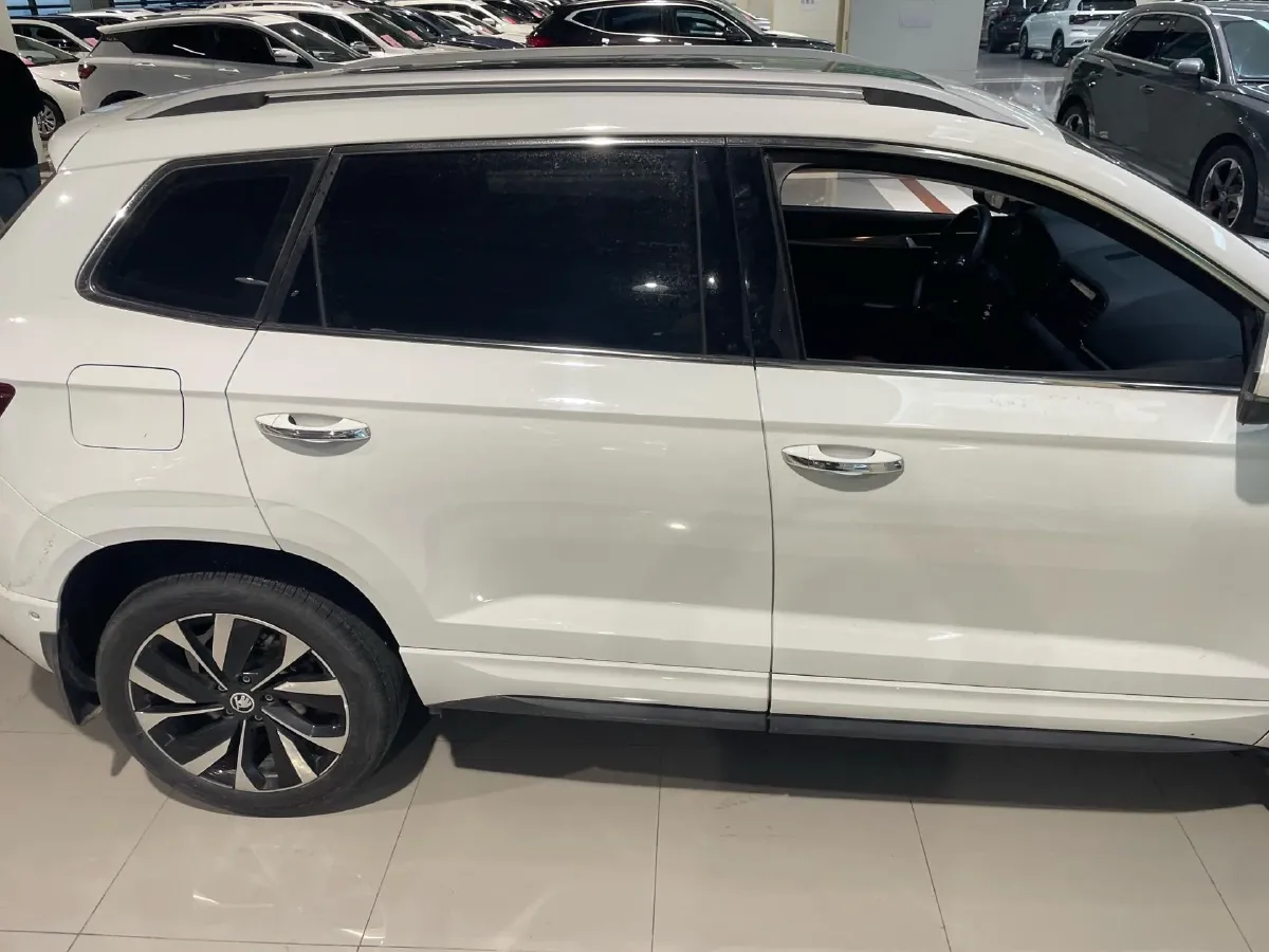 2023 Skoda Karoq 1.4T 150HP L4 7DCT,autocango,china used car exporter,china ev exporter,chinese used car exporter,chinese used ev exporter