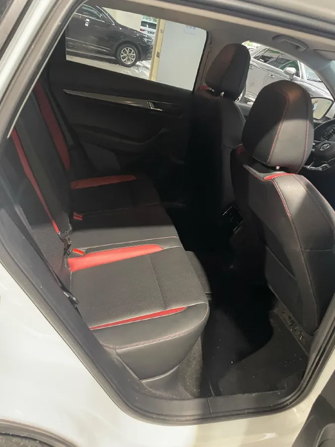 2023 Skoda Karoq 1.4T 150HP L4 7DCT,autocango,china used car exporter,china ev exporter,chinese used car exporter,chinese used ev exporter