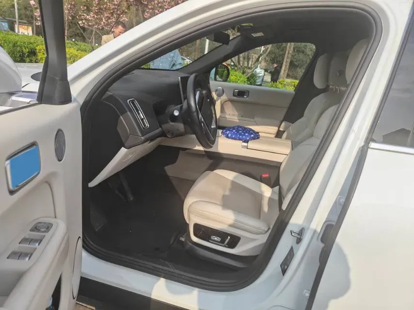 2023 Li L7 Range Extended 154HP REEV 40.9KWH,autocango,china used car exporter,china ev exporter,chinese used car exporter,chinese used ev exporter