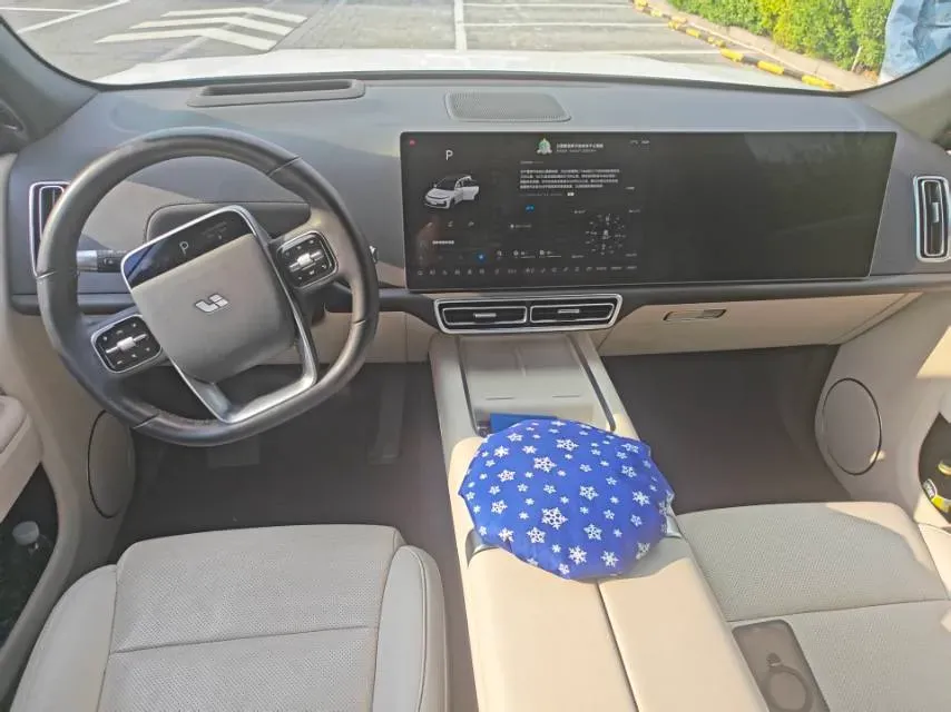 2023 Li L7 Range Extended 154HP REEV 40.9KWH,autocango,china used car exporter,china ev exporter,chinese used car exporter,chinese used ev exporter