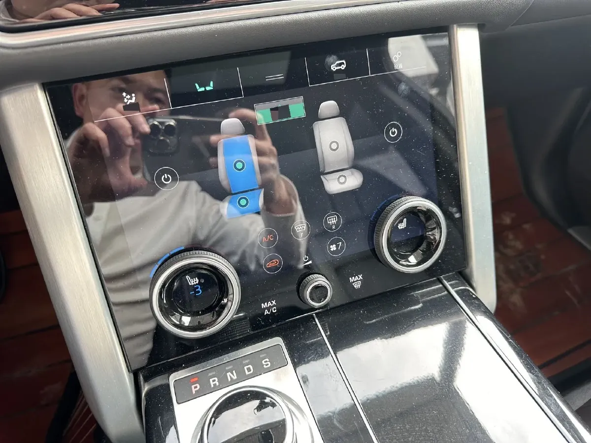 2020 Land Rover Range Rover Velar 2.0T 250HP L4 8AT,autocango,china used car exporter,china ev exporter,chinese used car exporter,chinese used ev exporter