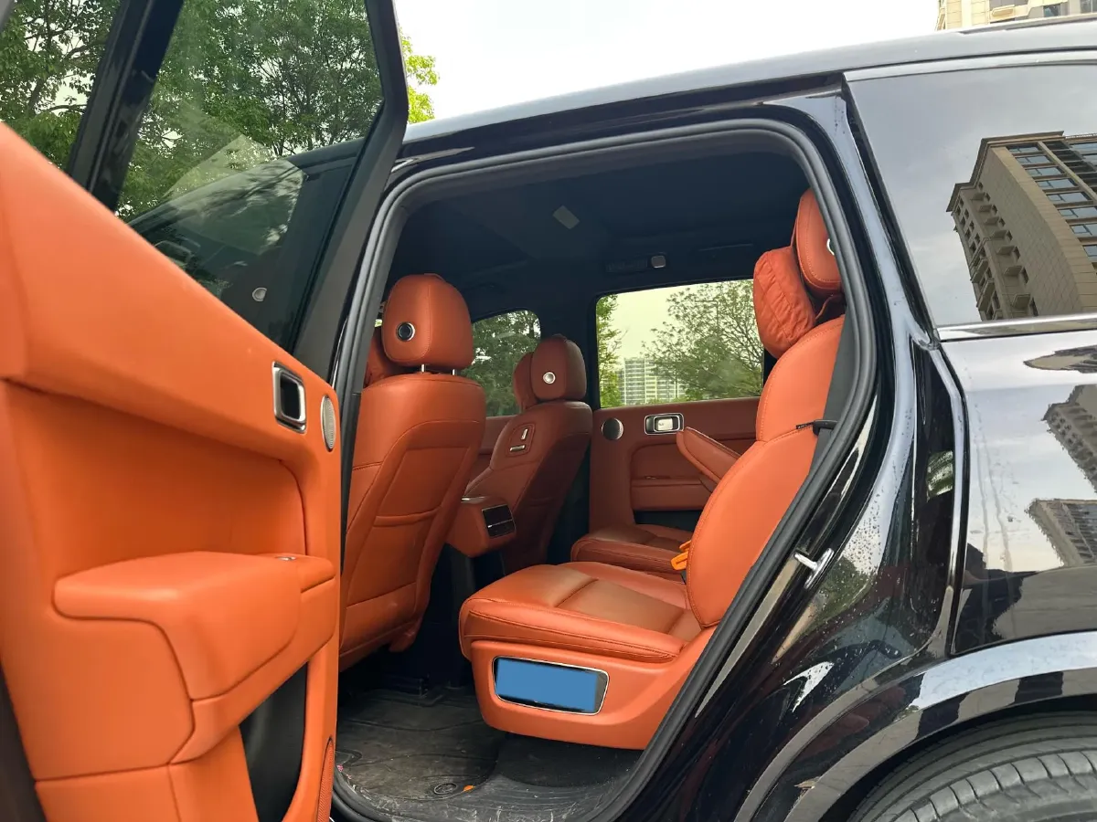 2023 Li L8 Range Extended 154HP REEV 40.9KWH,autocango,china used car exporter,china ev exporter,chinese used car exporter,chinese used ev exporter