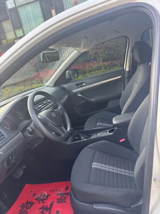 2019 Volkswagen T-Cross 1.5L 113HP L4 6AT,autocango,china used car exporter,china ev exporter,chinese used car exporter,chinese used ev exporter