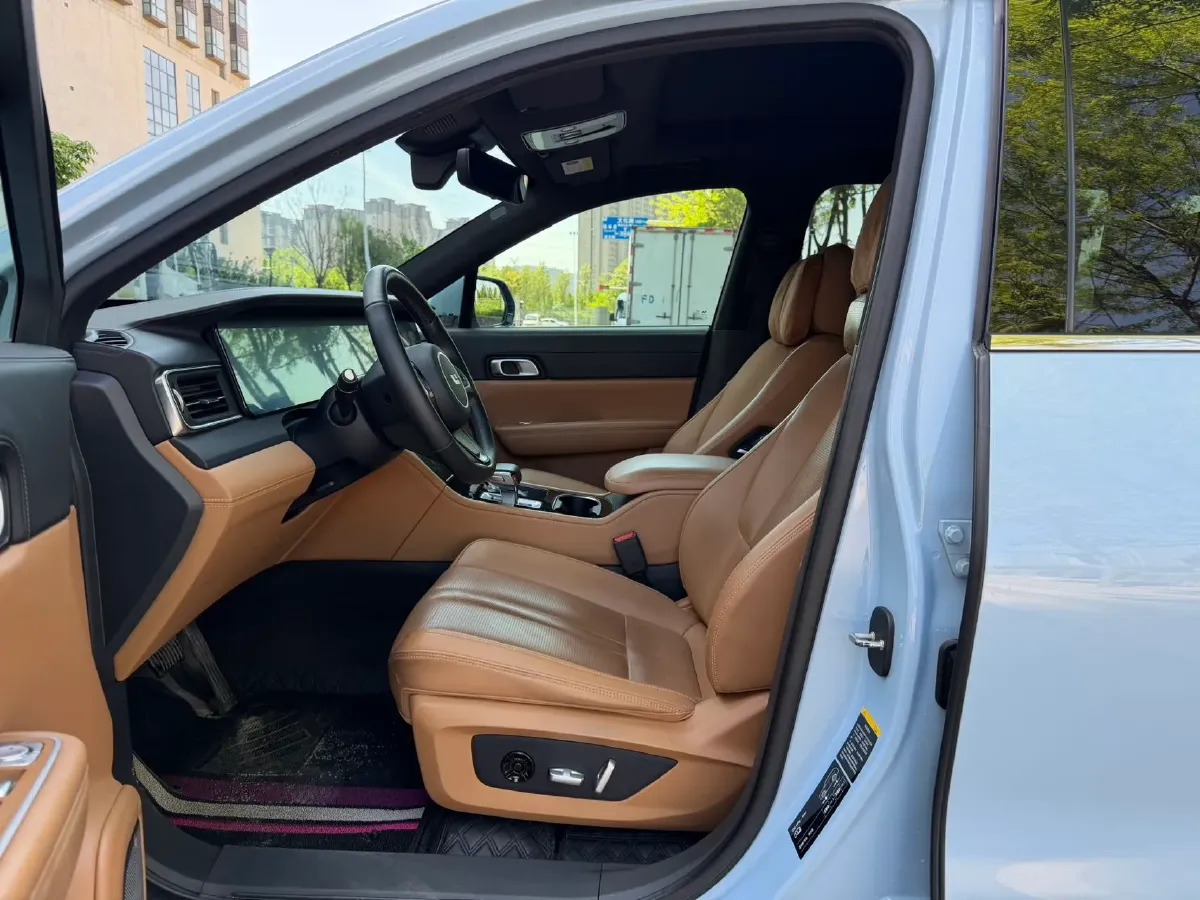 2020 Li ONE Range Extended 131HP REEV 40.5KWH,autocango,china used car exporter,china ev exporter,chinese used car exporter,chinese used ev exporter