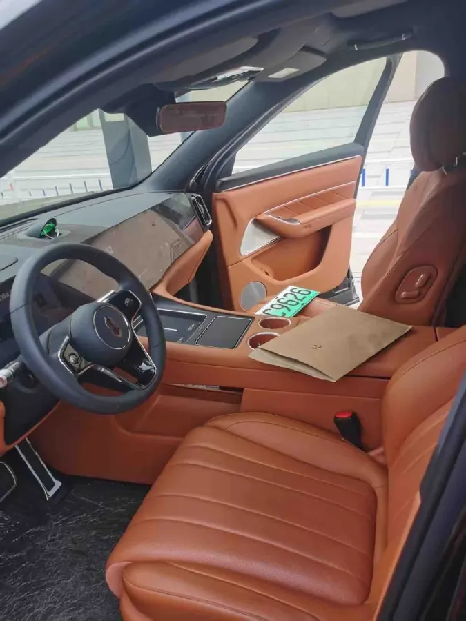 2025 AITO AITO M8 REEV 160HP REEV 53.4KWH,autocango,china used car exporter,china ev exporter,chinese used car exporter,chinese used ev exporter