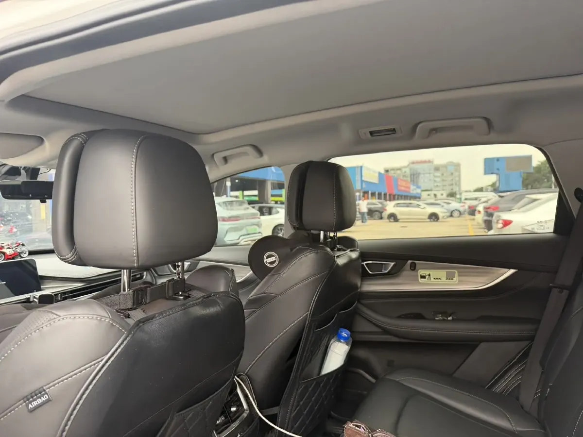 2021 Chery Tiggo 8 Plus 1.6T 197HP L4 7DCT,autocango,china used car exporter,china ev exporter,chinese used car exporter,chinese used ev exporter