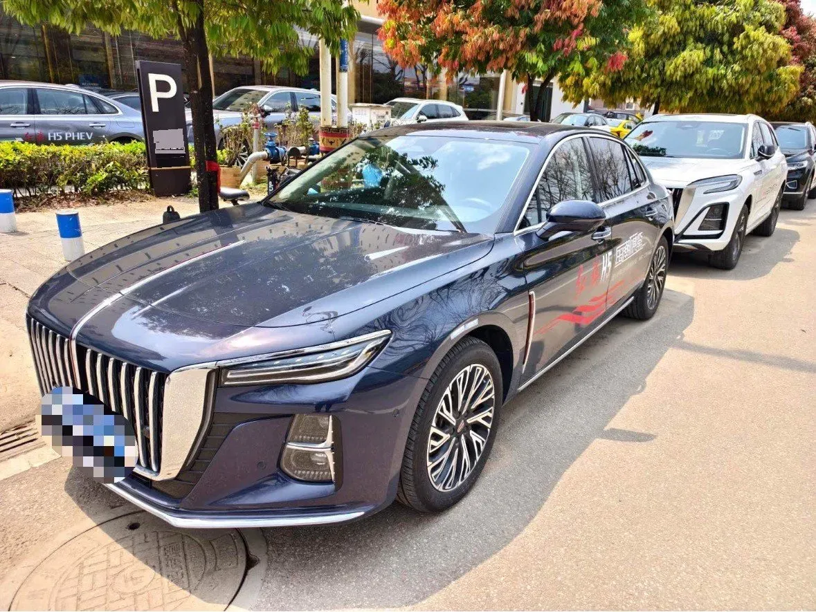 2024 HongQi H5 2.0T 224HP L4 8AT,autocango,china used car exporter,china ev exporter,chinese used car exporter,chinese used ev exporter