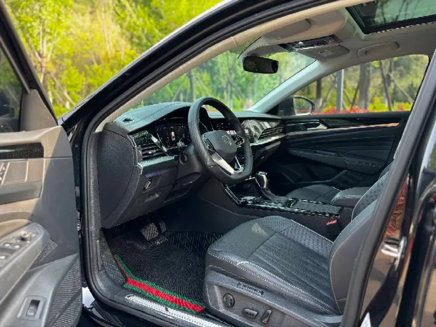 2023 Volkswagen Passat 2.0T 186HP L4 7DCT,autocango,china used car exporter,china ev exporter,chinese used car exporter,chinese used ev exporter