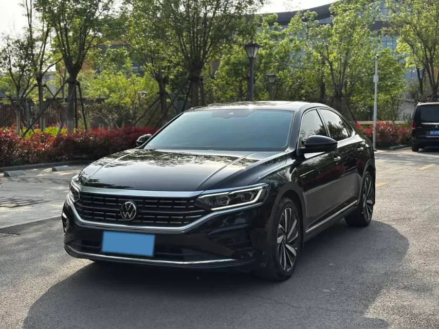 2023 Volkswagen Passat 2.0T 186HP L4 7DCT,autocango,china used car exporter,china ev exporter,chinese used car exporter,chinese used ev exporter