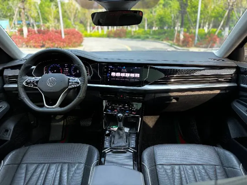 2023 Volkswagen Passat 2.0T 186HP L4 7DCT,autocango,china used car exporter,china ev exporter,chinese used car exporter,chinese used ev exporter