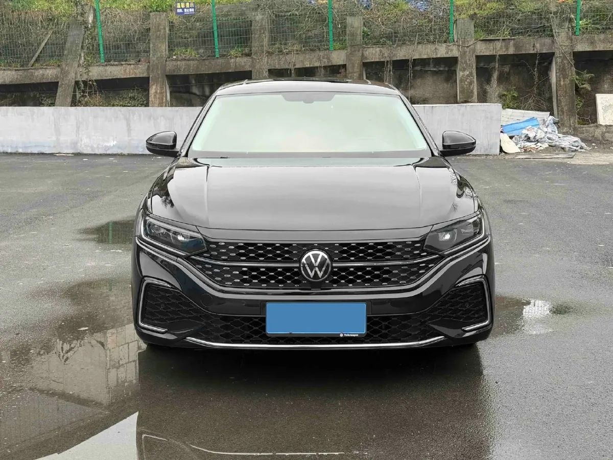 2023 Volkswagen Passat 2.0T 186HP L4 7DCT,autocango,china used car exporter,china ev exporter,chinese used car exporter,chinese used ev exporter