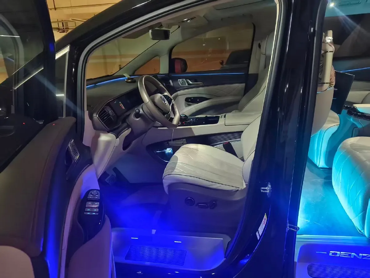 2022 Mercedes-Benz GLC Class 2.0T 197HP L4 9AT,autocango,china used car exporter,china ev exporter,chinese used car exporter,chinese used ev exporter