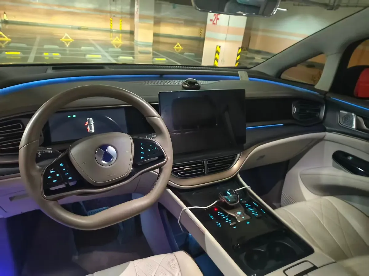 2022 Mercedes-Benz GLC Class 2.0T 197HP L4 9AT,autocango,china used car exporter,china ev exporter,chinese used car exporter,chinese used ev exporter