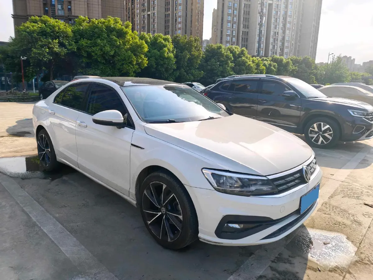 2019 Volkswagen Lamando 1.4T 131HP L4 5MT,autocango,china used car exporter,china ev exporter,chinese used car exporter,chinese used ev exporter