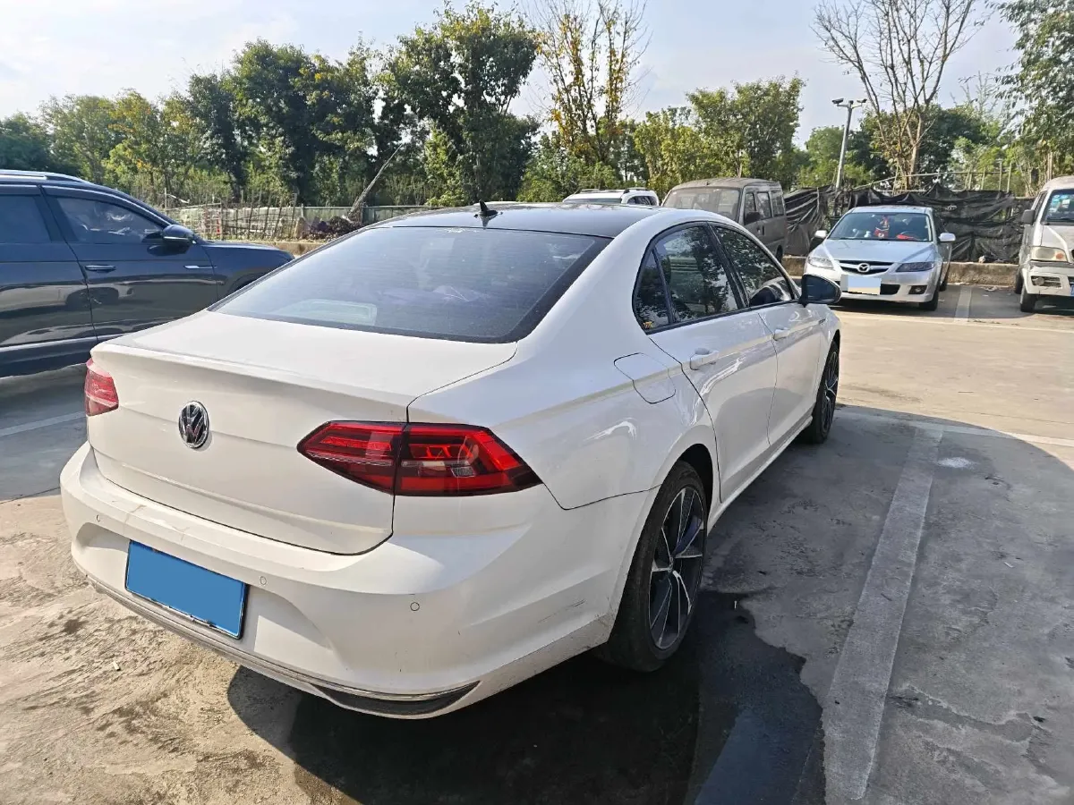 2019 Volkswagen Lamando 1.4T 131HP L4 5MT,autocango,china used car exporter,china ev exporter,chinese used car exporter,chinese used ev exporter