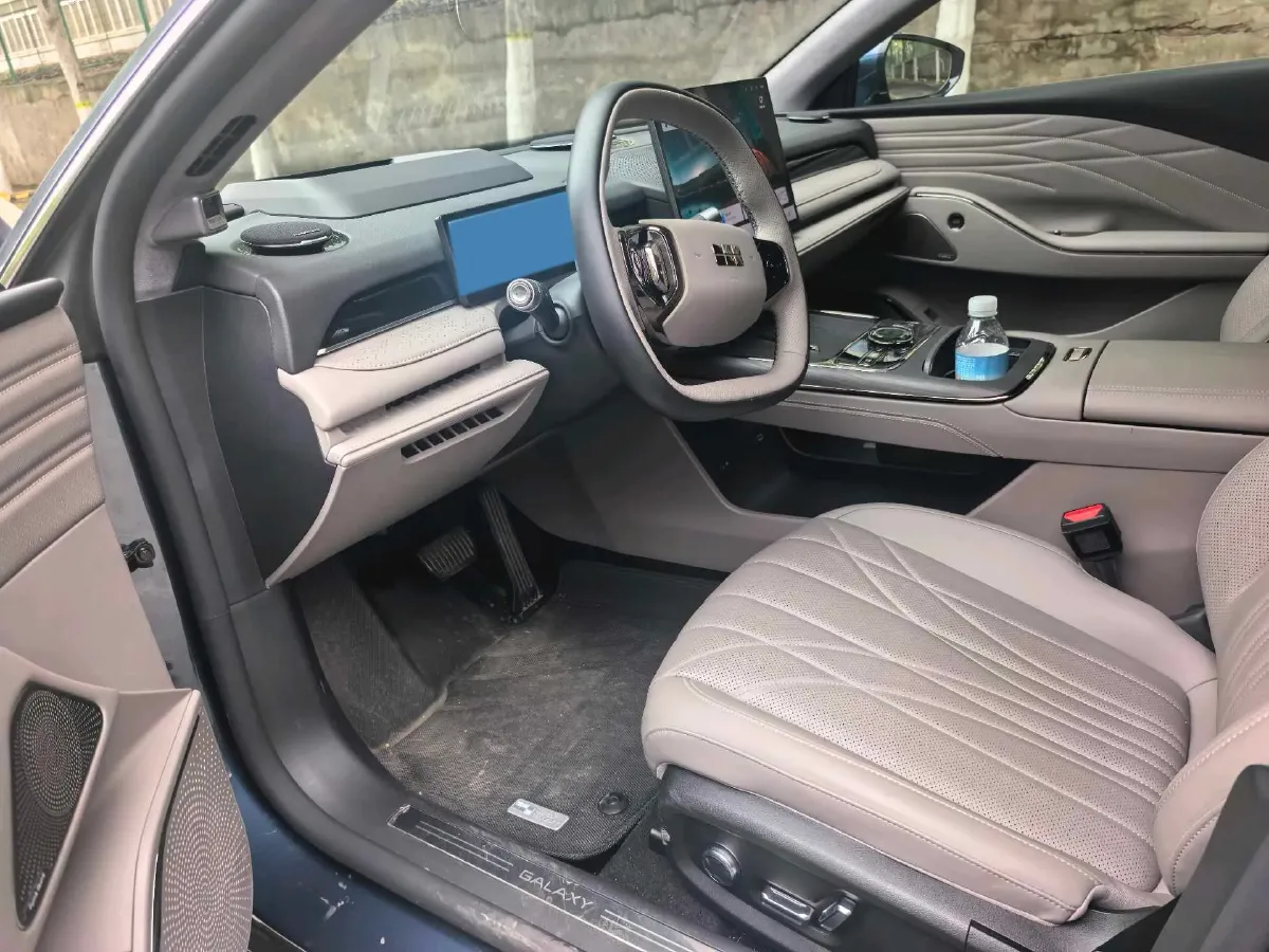 2025 Geely Galaxy Starshine 8 1.5T 163HP L4 3DHT PHEV 27.69KWH,autocango,china used car exporter,china ev exporter,chinese used car exporter,chinese used ev exporter