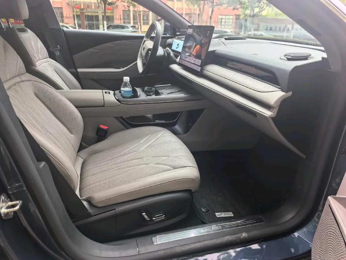 2025 Geely Galaxy Starshine 8 1.5T 163HP L4 3DHT PHEV 27.69KWH,autocango,china used car exporter,china ev exporter,chinese used car exporter,chinese used ev exporter
