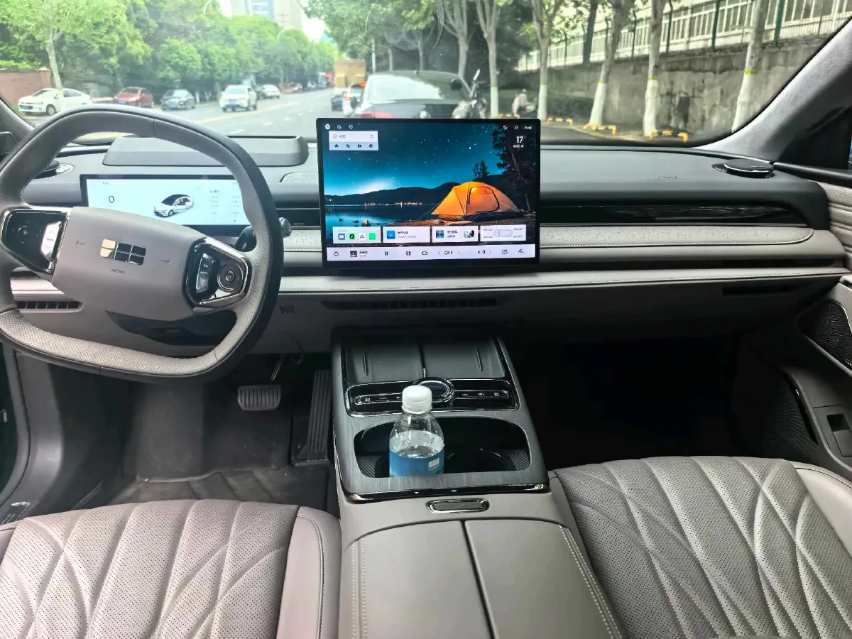 2025 Geely Galaxy Starshine 8 1.5T 163HP L4 3DHT PHEV 27.69KWH,autocango,china used car exporter,china ev exporter,chinese used car exporter,chinese used ev exporter