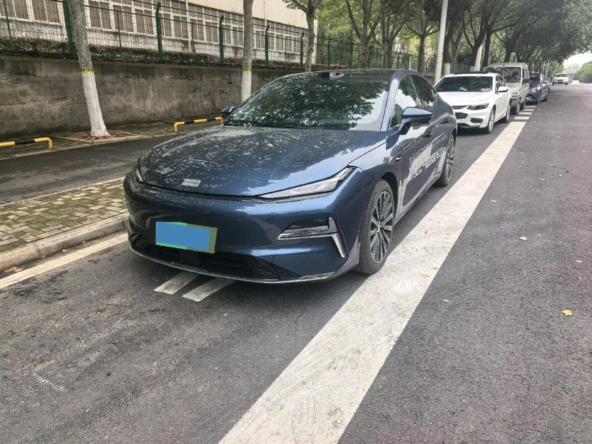 2025 Geely Galaxy Starshine 8 1.5T 163HP L4 3DHT PHEV 27.69KWH,autocango,china used car exporter,china ev exporter,chinese used car exporter,chinese used ev exporter