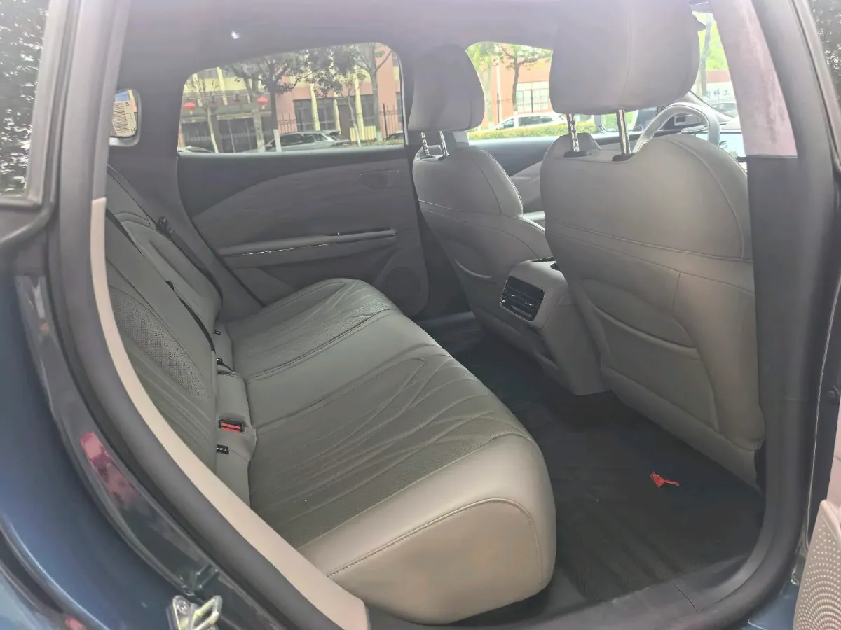 2025 Geely Galaxy Starshine 8 1.5T 163HP L4 3DHT PHEV 27.69KWH,autocango,china used car exporter,china ev exporter,chinese used car exporter,chinese used ev exporter