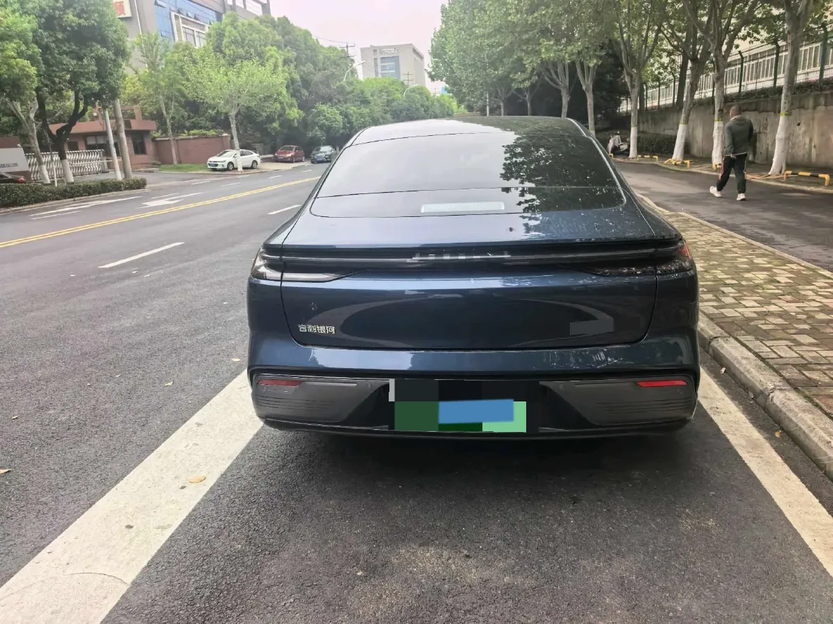 2025 Geely Galaxy Starshine 8 1.5T 163HP L4 3DHT PHEV 27.69KWH,autocango,china used car exporter,china ev exporter,chinese used car exporter,chinese used ev exporter