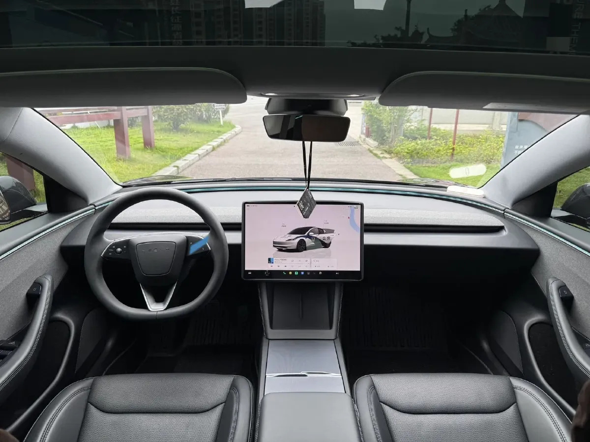 2025 Tesla Model 3 BEV 62.5KWH,autocango,china used car exporter,china ev exporter,chinese used car exporter,chinese used ev exporter