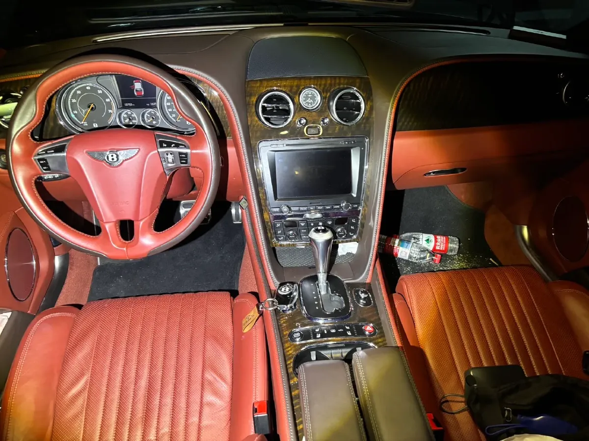 2017 Bentley Flying Spur 4.0T 528HP V8 8AT,autocango,china used car exporter,china ev exporter,chinese used car exporter,chinese used ev exporter