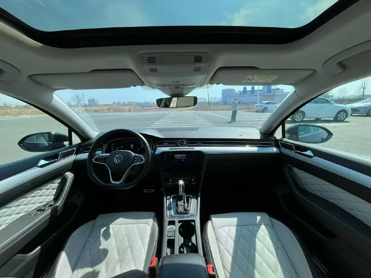 2025 Volkswagen Magotan 2.0T 186HP L4 7DCT,autocango,china used car exporter,china ev exporter,chinese used car exporter,chinese used ev exporter