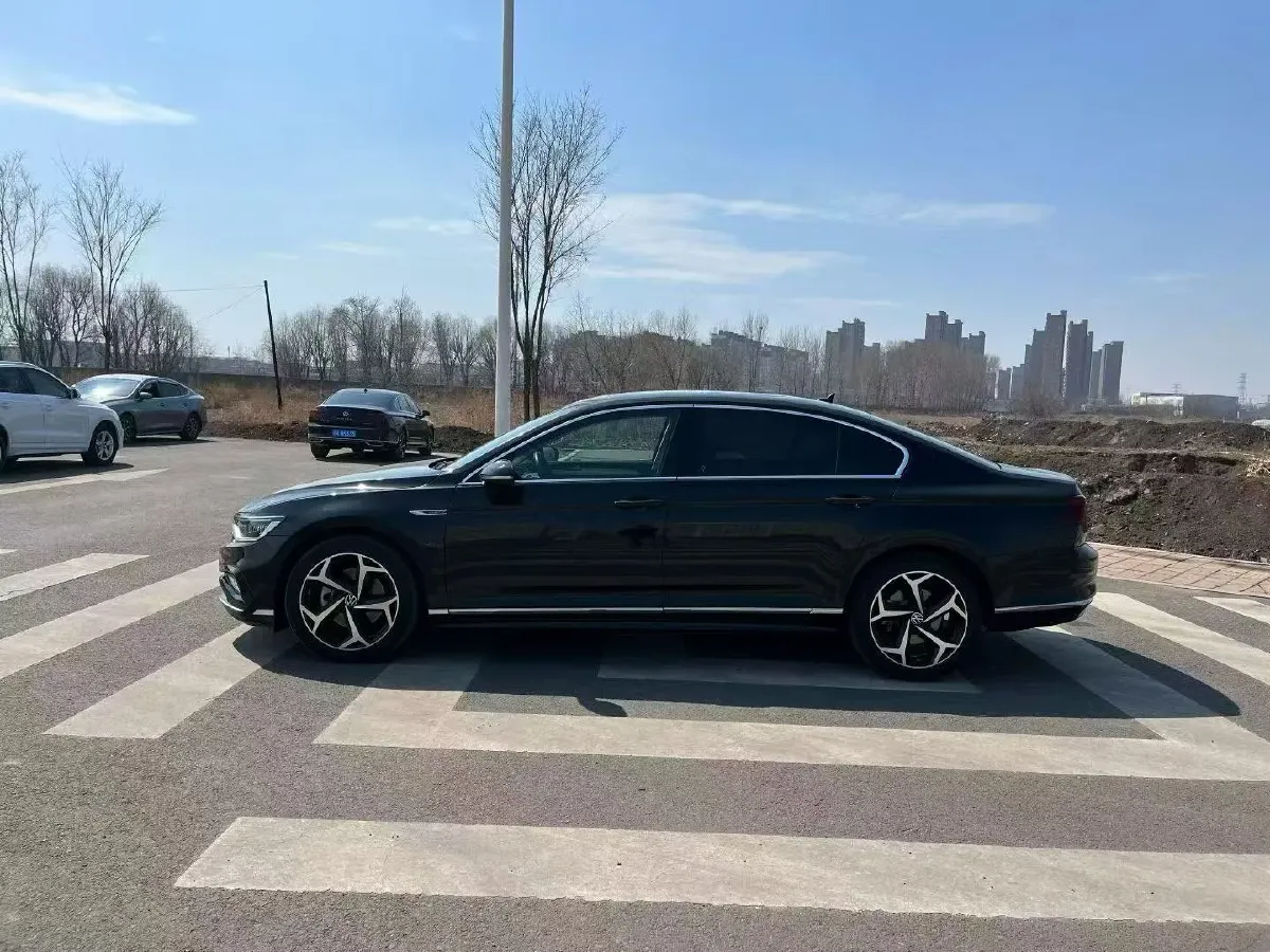 2025 Volkswagen Magotan 2.0T 186HP L4 7DCT,autocango,china used car exporter,china ev exporter,chinese used car exporter,chinese used ev exporter