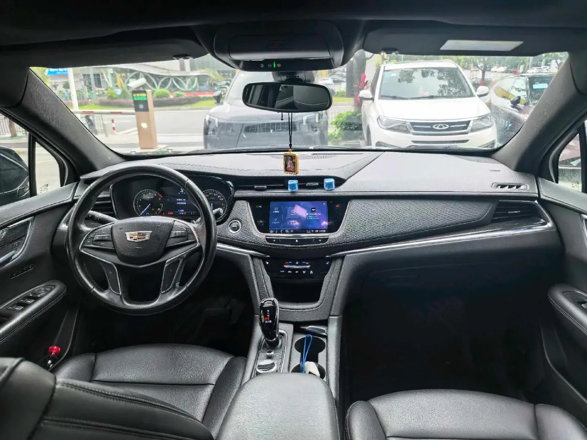 2021 Cadillac XT5 2.0T 237HP L4 9AT,autocango,china used car exporter,china ev exporter,chinese used car exporter,chinese used ev exporter