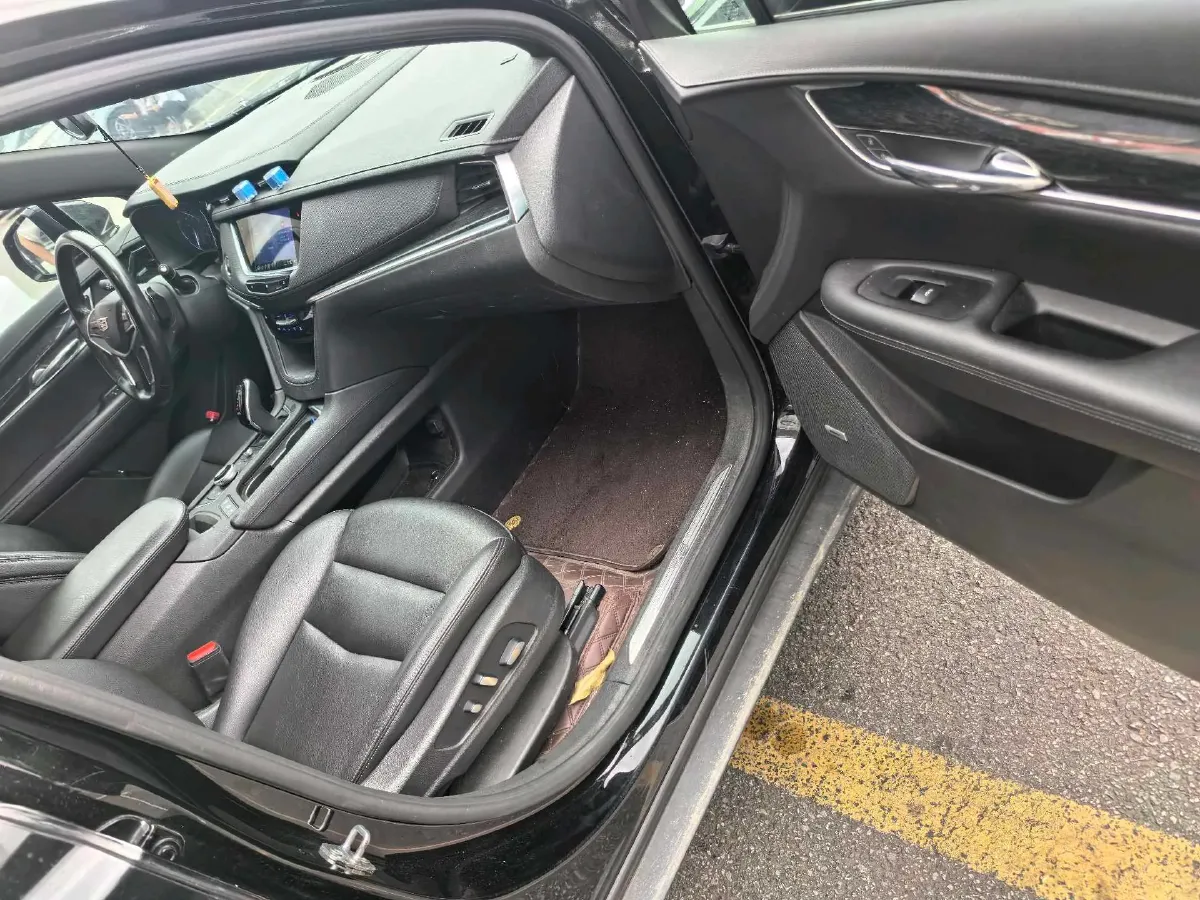 2021 Cadillac XT5 2.0T 237HP L4 9AT,autocango,china used car exporter,china ev exporter,chinese used car exporter,chinese used ev exporter