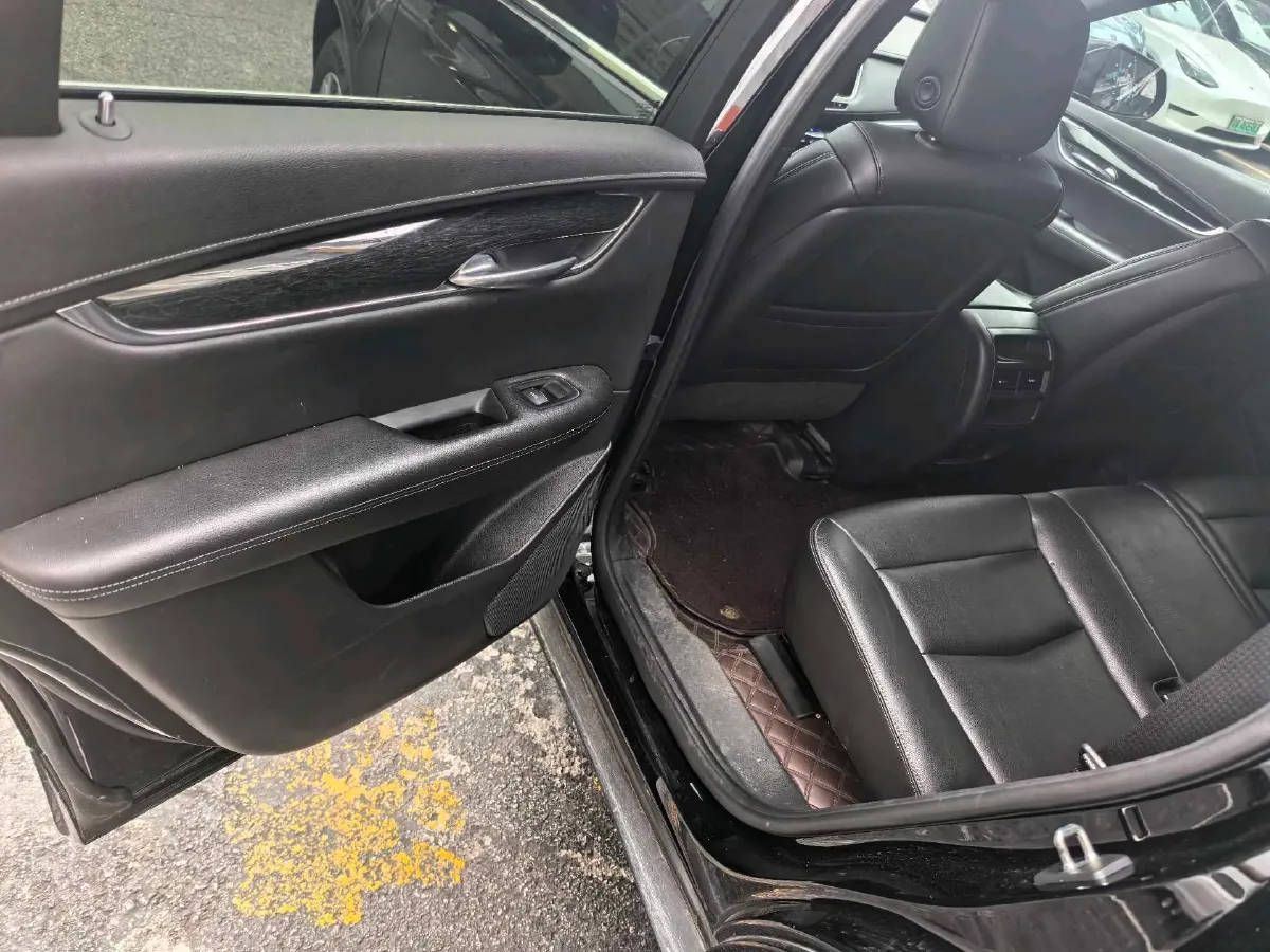 2021 Cadillac XT5 2.0T 237HP L4 9AT,autocango,china used car exporter,china ev exporter,chinese used car exporter,chinese used ev exporter